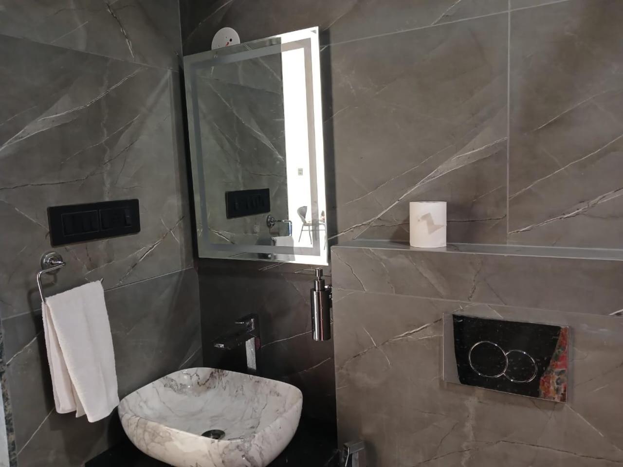 Mannat Villa With Swimming Pool And Garden Lonavala Ngoại thất bức ảnh